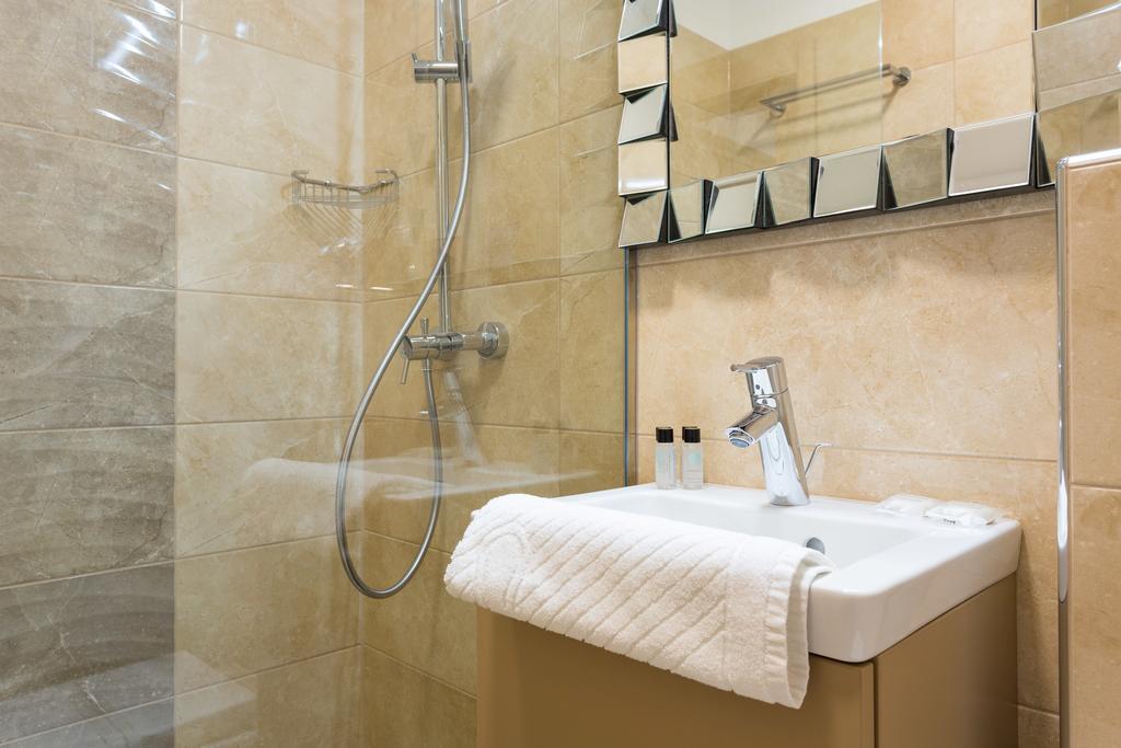Central Pearl By Nono Ban Rooms Split Ngoại thất bức ảnh