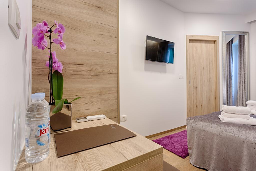 Central Pearl By Nono Ban Rooms Split Ngoại thất bức ảnh