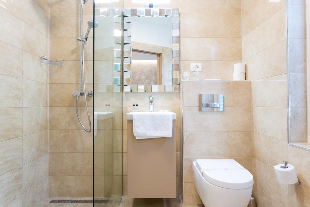 Central Pearl By Nono Ban Rooms Split Ngoại thất bức ảnh