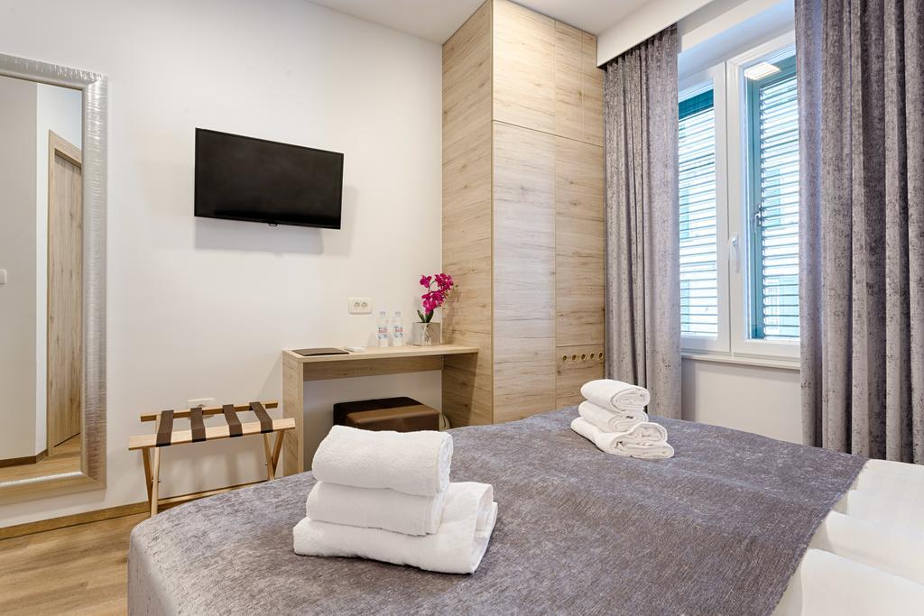 Central Pearl By Nono Ban Rooms Split Ngoại thất bức ảnh