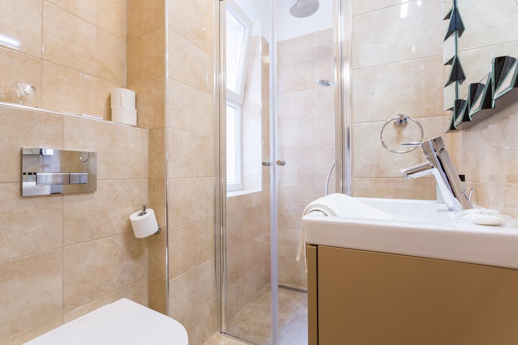 Central Pearl By Nono Ban Rooms Split Ngoại thất bức ảnh