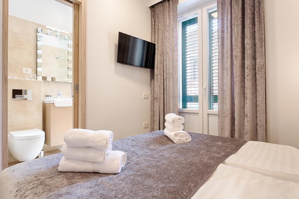Central Pearl By Nono Ban Rooms Split Ngoại thất bức ảnh
