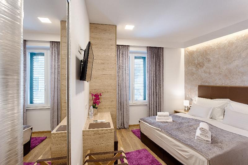 Central Pearl By Nono Ban Rooms Split Ngoại thất bức ảnh